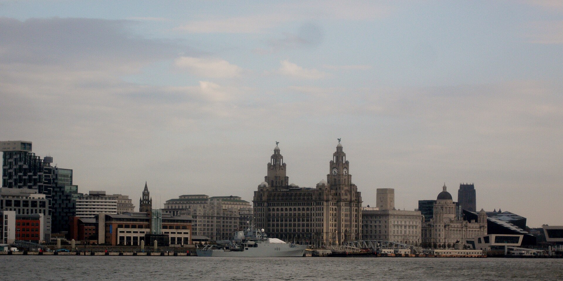 Waterfront di Liverpool al tramonto