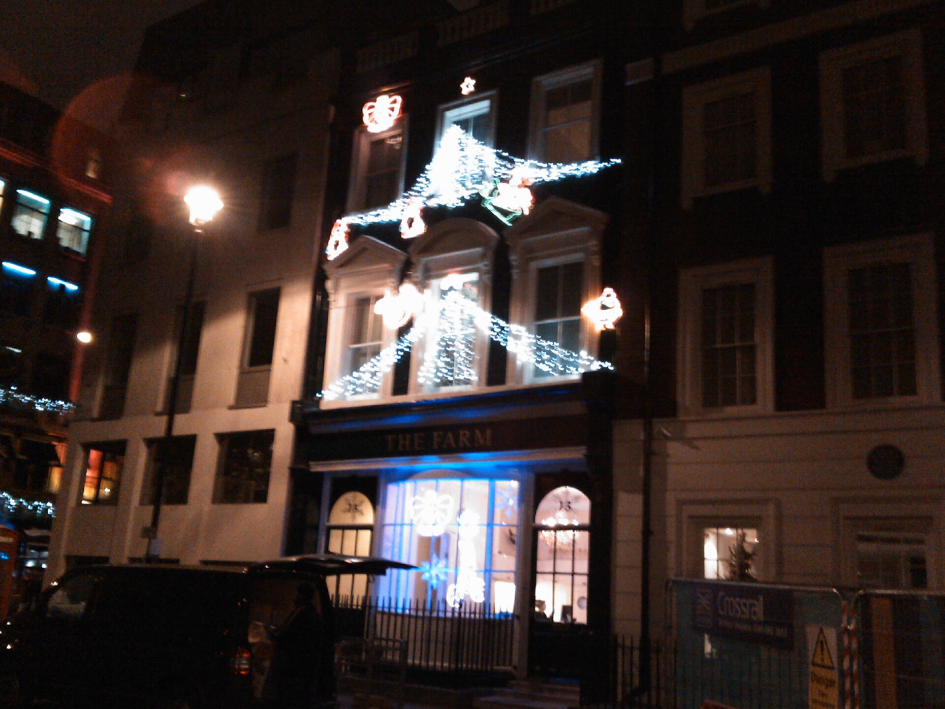 Pub britannique décoré pour Noël